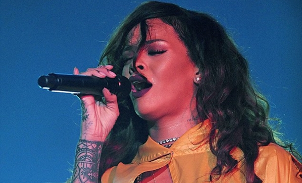 Rihanna rüzgarı Rio'da esti 7 Rihanna rüzgarı Rio’da esti