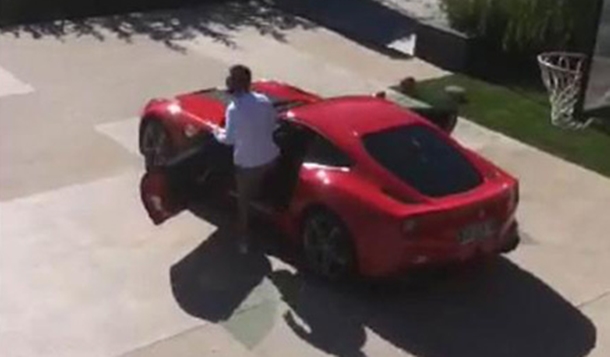 Lüks eve lüks otomobil! Arda Turan Ferrari satın aldı 1 Lüks eve lüks otomobil! Arda Turan Ferrari satın aldı