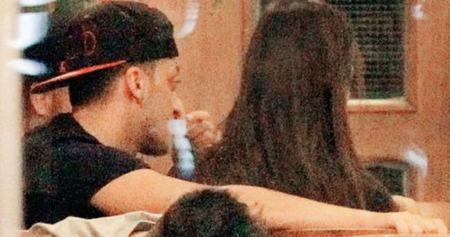 Dedikodular doğru çıktı! Mesut ve Amine nişanlanıyor 1 Dedikodular doğru çıktı! Mesut ve Amine nişanlanıyor