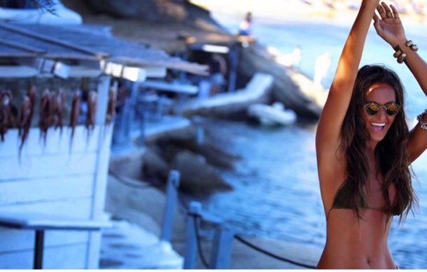 eda taspinar mikonos villa