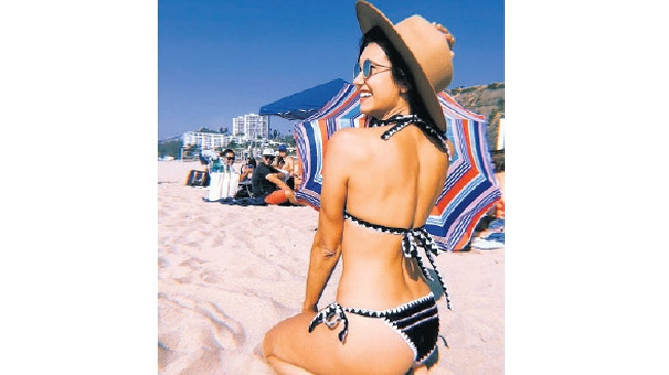 Nina Dobrev'den veda 3 nina dobrev bikini