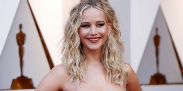 Jennifer Lawrence nişanlandı 1 Jennifer Lawrence nişanlandı