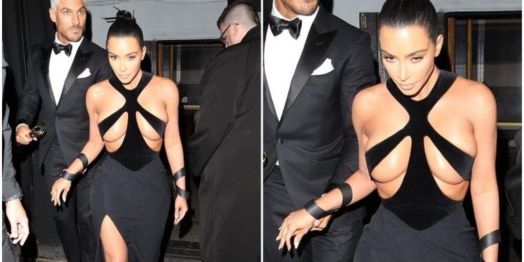 Kim Kardashian seksi göğüs dekoltesiyle olay yarattı 1 Kim Kardashian Göğüs Dekoltesi