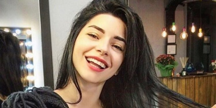 Merve Boluğur'dan gecelikli paylaşım 1 Merve Boluğur’dan gecelikli paylaşım