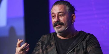 Cem Yılmaz yine gönülleri fethetti