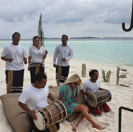 Seren Serengil Maldivler'de aşka geldi 4 maldivler tatilinde