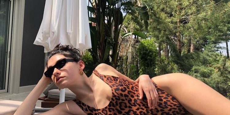 Hazar Ergüçlü sezonu açtı