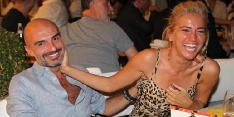 "Eşim, ailem, her şeyim..." 1 “Eşim, ailem, her şeyim…”