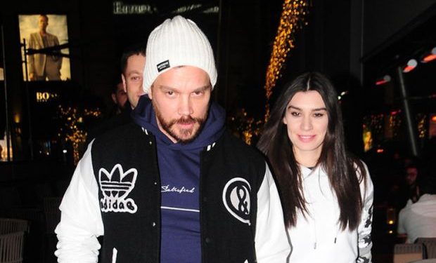 Dedikodular doğru çıktı, Sinan Akçıl boşanıyor 1 Dedikodular doğru çıktı, Sinan Akçıl boşanıyor