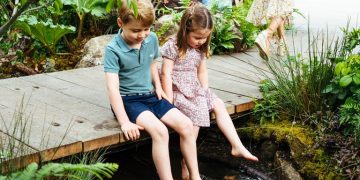 Kate Middleton tasarladığı bahçede çocuklarıyla