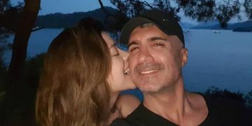 Özcan Deniz boşanıyor