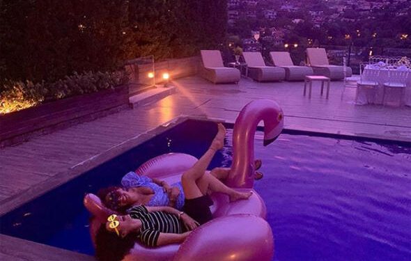 Beren Saat ile Kenan Doğulu'dan bir mesaj daha 1 Beren Saat ile Kenan Doğulu’dan bir mesaj daha