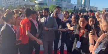 Burak Özçivit izdihamı