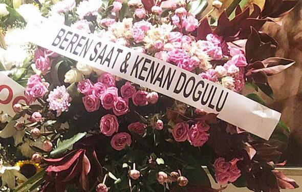 Çiçek detayı! Kenan Doğulu Beren Saat barıştı mı?