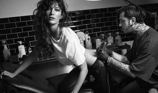 Berrak Tüzünataç yeni yaşını üstsüz pozuyla kutladı 1 Berrak Tüzünataç yeni yaşını üstsüz pozuyla kutladı