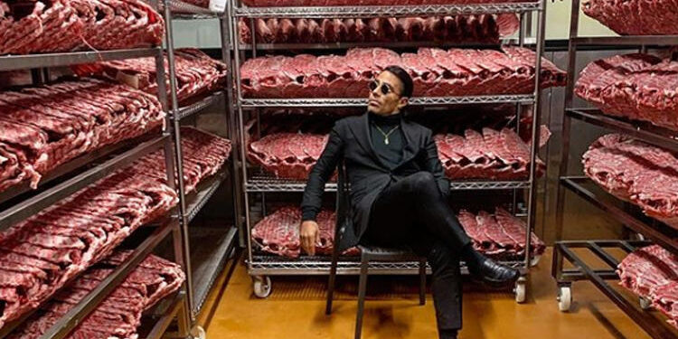 Nusret çalışanlarının bahşişlerine el koydu mu? İlk kez konuştu 1 Nusret çalışanlarının bahşişlerine el koydu mu? İlk kez konuştu