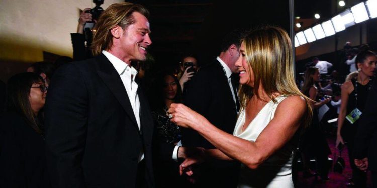 Brad Pitt ile Jennifer Aniston arasında neler oluyor?