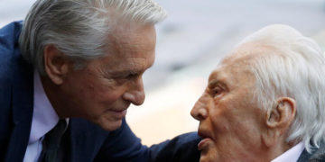 Kirk Douglas 61 milyon dolarlık servetini oğluna bırakmamış 3 Kirk Douglas 61 milyon dolarlık servetini oğluna bırakmamış