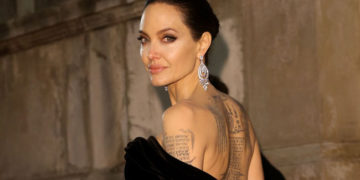 Angelina Jolie'den coronavirüs bağışı 9 Angelina Jolie’den coronavirüs bağışı
