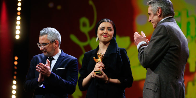 Berlinale'de 'Altın Ayı' İranlı yönetmenin 1 Berlinale’de ‘Altın Ayı’ İranlı yönetmenin