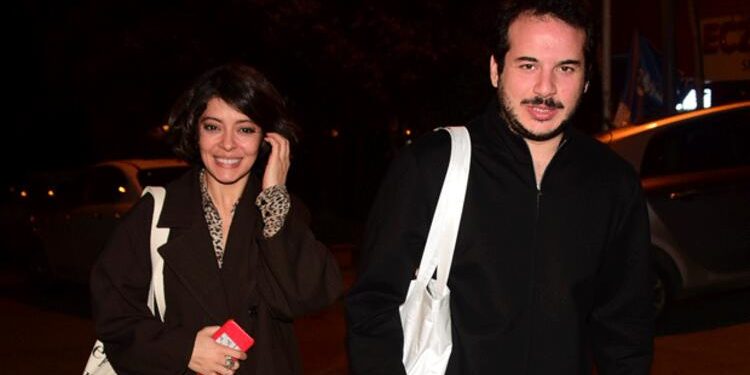 Selin Şekerci yönetmen aşkıyla ilk kez görüntülendi 1 Selin Şekerci yönetmen aşkıyla ilk kez görüntülendi