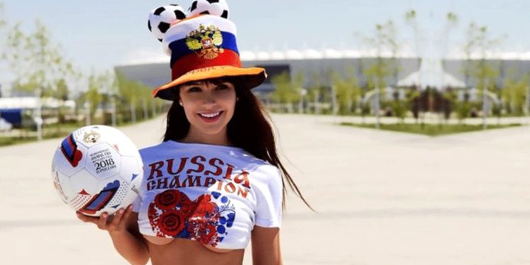 Ünlü model karantina için ilanla arkadaş arıyor 1 Ünlü model karantina için ilanla arkadaş arıyor