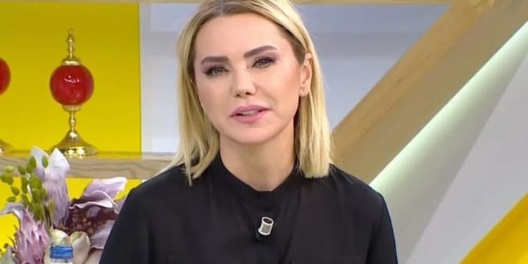 Ece Erken yasak aşkından ayrıldı 1 Ece Erken yasak aşkından ayrıldı