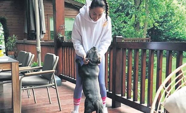 Kıvanç Tatlıtuğ ile Çağatay Ulusoy bayramı birlikte geçirdi 1 Kıvanç Tatlıtuğ ile Çağatay Ulusoy bayramı birlikte geçirdi