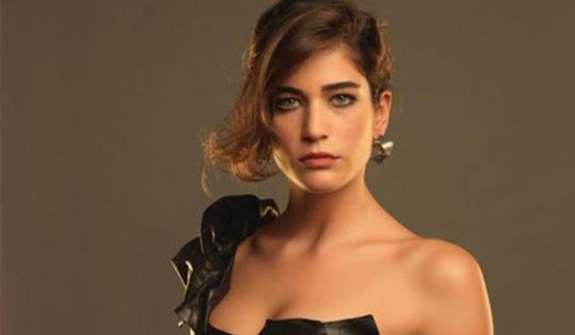 Berrak Tüzünataç’dan Burcu Esmersoy hamlesi