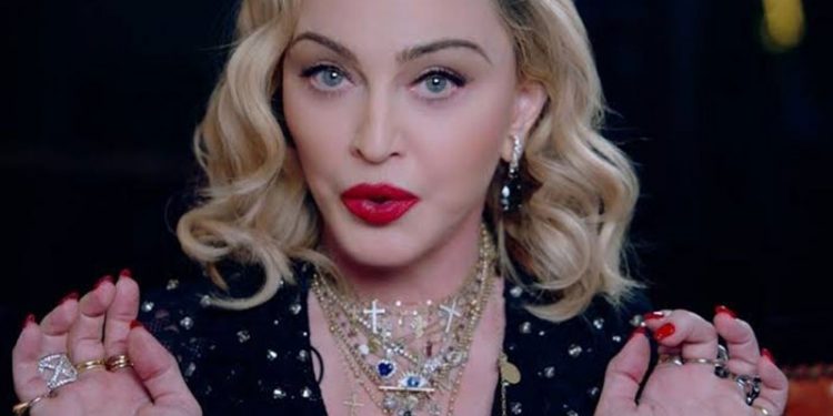 Madonna Corona virüse yakalandı 1 Madonna Corona virüse yakalandı
