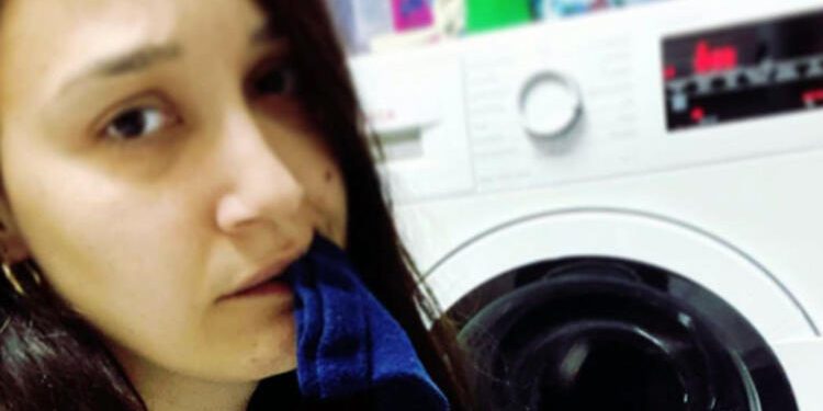 Gupse Özay’dan çamaşırlı paylaşım 1 Gupse Özay’dan çamaşırlı paylaşım