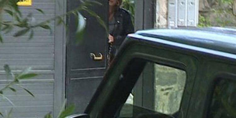 Evlilik açıklamasından sonra Cem Yılmaz ile Serenay Sarıkaya ilk kez görüntülendi 1 Evlilik açıklamasından sonra Cem Yılmaz ile Serenay Sarıkaya ilk kez görüntülendi