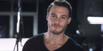 Kerem Bürsin şaşırttı: Duşa girip ağlıyordum 9 Kerem Bürsin şaşırttı: Duşa girip ağlıyordum