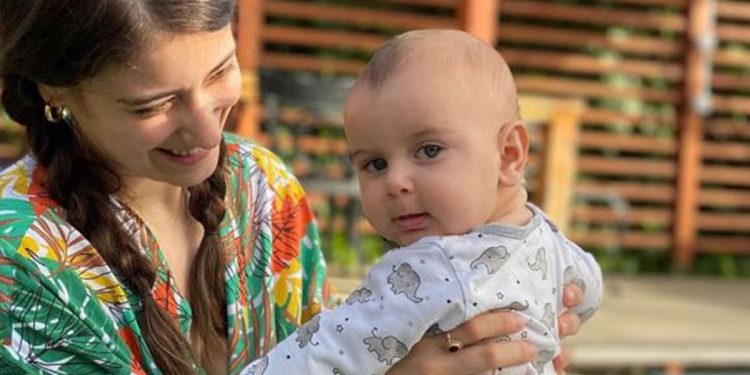 Hazal Kaya’ya: “Çocuğun LGBT olsa ilk tepkin ne olurdu?” 1 Hazal Kaya’ya: “Çocuğun LGBT olsa ilk tepkin ne olurdu?”