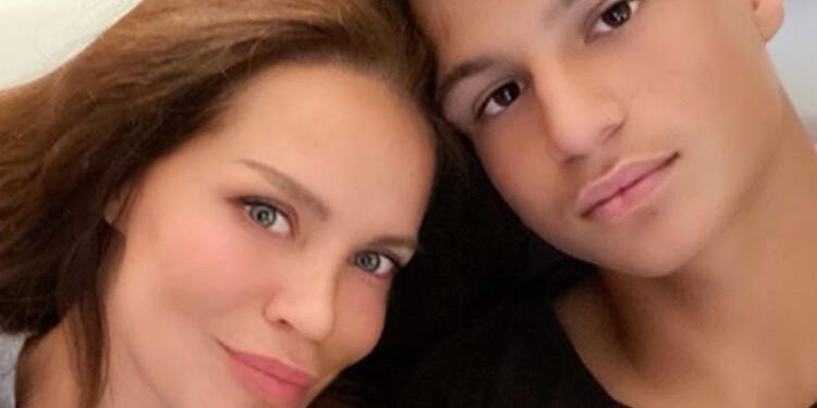 Bodrum tatili yapan Ebru Şallı’dan yeni paylaşım 1 Bodrum tatili yapan Ebru Şallı’dan yeni paylaşım