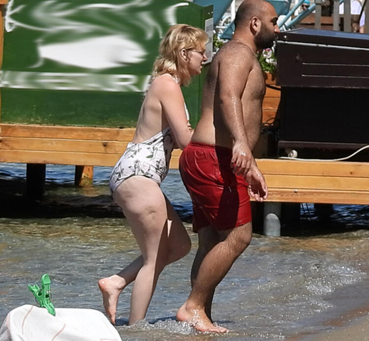 Hayal Köseoğlu sinirden arkadaşına tokat attı 4 8509CD61 B811 4DAF A45D A8B82BAE42AD