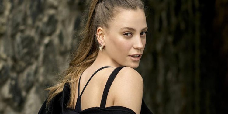 Serenay Sarıkaya ‘dan Bodrum’da tatil pozu 1 Serenay Sarıkaya ‘dan Bodrum’da tatil pozu
