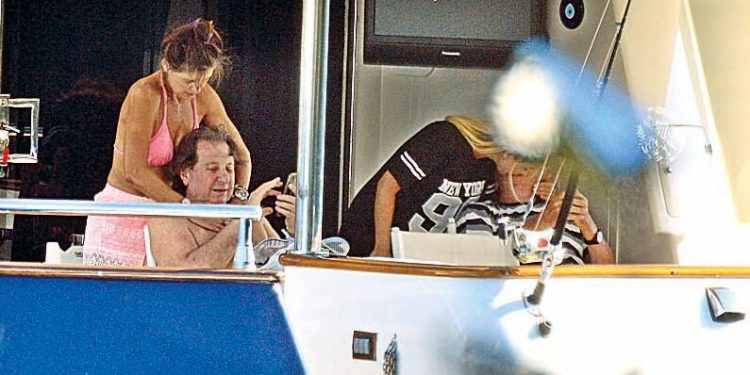 Boşanma avukatı ile aşk yaşıyor 1 Boşanma avukatı ile aşk yaşıyor