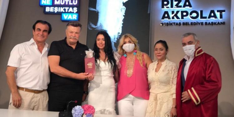 Yeşilçam efsanesi Nuri Alço evlendi 1 Yeşilçam efsanesi Nuri Alço evlendi