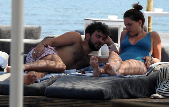 Eda Ece ‘den eski sevgilisi Buğrahan Tuncer’e gönderme 1 Eda Ece ‘den eski sevgilisi Buğrahan Tuncer’e gönderme