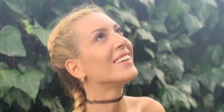 Hamile Sinem Kobal’dan örnek davranış 1 Hamile Sinem Kobal’dan örnek davranış