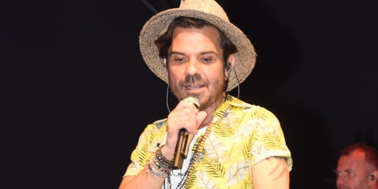 Beren Saat uzun zaman sonra Kenan Doğulu konserinde 1 Beren Saat uzun zaman sonra Kenan Doğulu konserinde