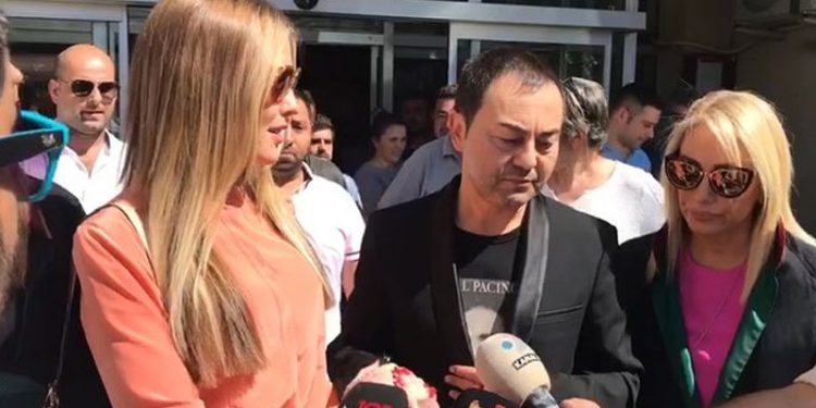 Chloe Loughnan açıkladı: Serdar 5 aydır nafaka ödemiyor 1 Chloe Loughnan açıkladı: Serdar 5 aydır nafaka ödemiyor