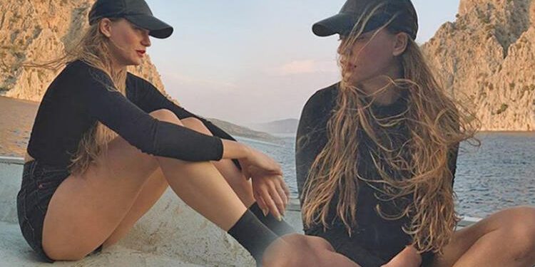 Serenay Sarıkaya ‘dan yaza veda pozu 1 Serenay Sarıkaya ‘dan yaza veda pozu