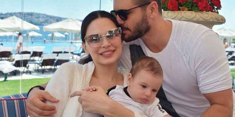 Tolgahan Sayışman ve Almeda Abazi ‘den bebek müjdesi 1 Tolgahan Sayışman ve Almeda Abazi ‘den bebek müjdesi