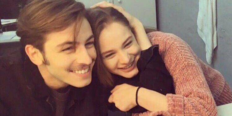 Miray Daner ve Boran Kuzum hayranlarından çağrı: Hemen evlenin 1 Miray Daner ve Boran Kuzum hayranlarından çağrı: Hemen evlenin