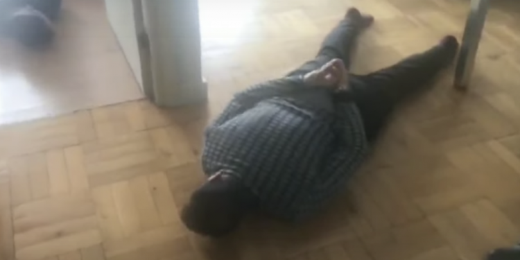 Ece Erken'in eşi Şafak Mahmutyazıcıoğlu'nun katilleri yakalandı - video haber 1 Ece Erken’in eşi Şafak Mahmutyazıcıoğlu’nun katilleri yakalandı – video haber