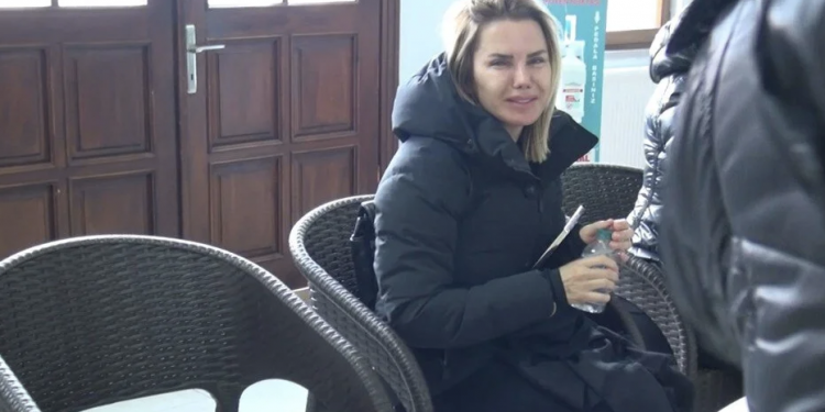 Son Dakika: Silahlı Saldırıda Ölen Şafak Mahmutyazıcıoğlu'nun Eşi Ece Erken'in son görüntüleri (video haber) 1 Son Dakika: Silahlı Saldırıda Ölen Şafak Mahmutyazıcıoğlu’nun Eşi Ece Erken’in son görüntüleri (video haber)