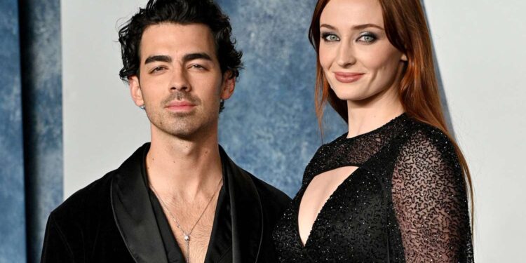 Joe Jonas ve Sophie Turner Boşanma Kararı Aldılar 1 Joe Jonas ve Sophie Turner Boşanma Kararı Aldılar