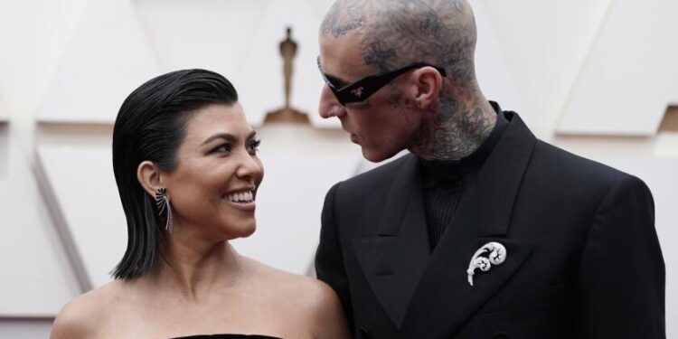 Kourtney Kardashian: "Bebeğimin hayatını kurtardığınız için teşekkür ediyorum.'' 1 Kourtney Kardashian: "Bebeğimin hayatını kurtardığınız için teşekkür ediyorum.''